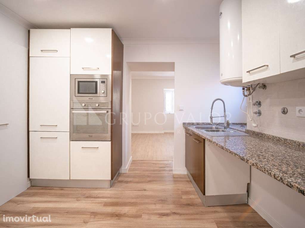 T2 Remodelado em S. Pedro de Sintra - Grande imagem: 4/15