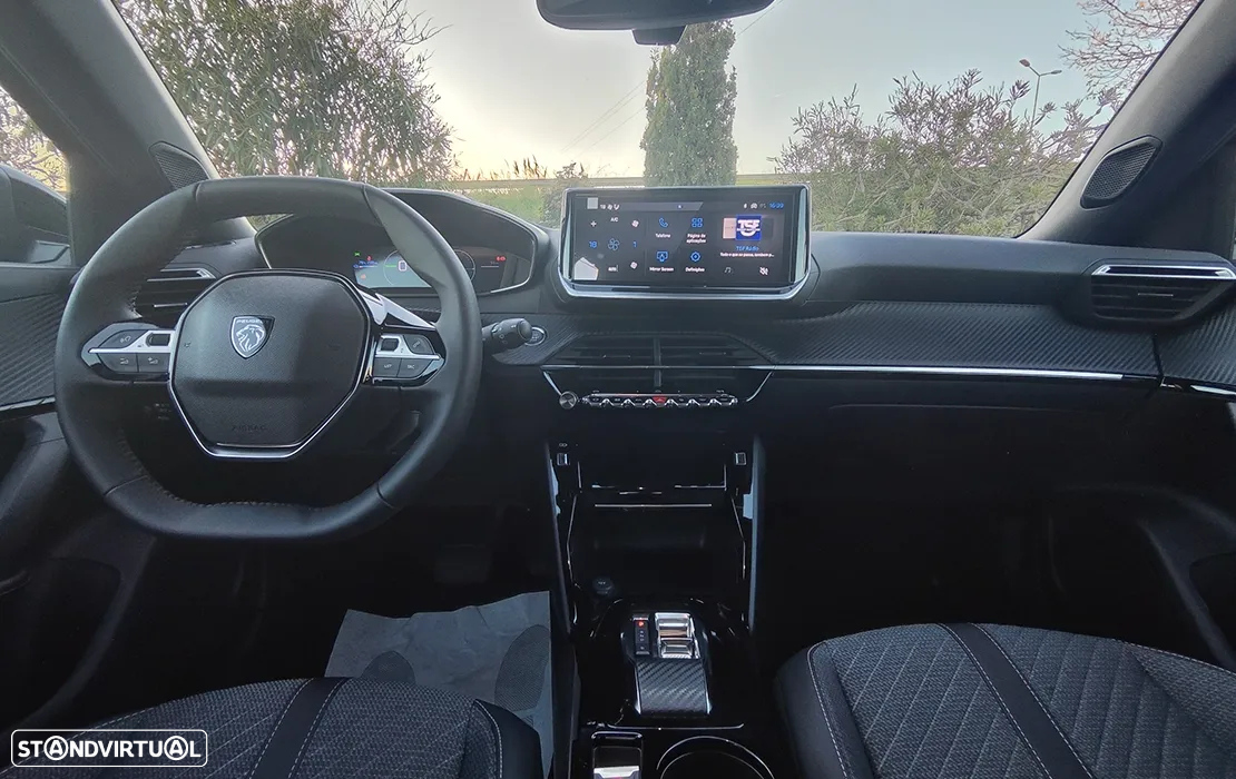Peugeot e-2008 54 kWh Allure - 13