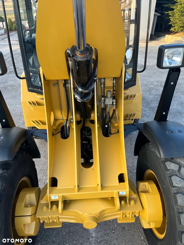 Caterpillar 906 - 6