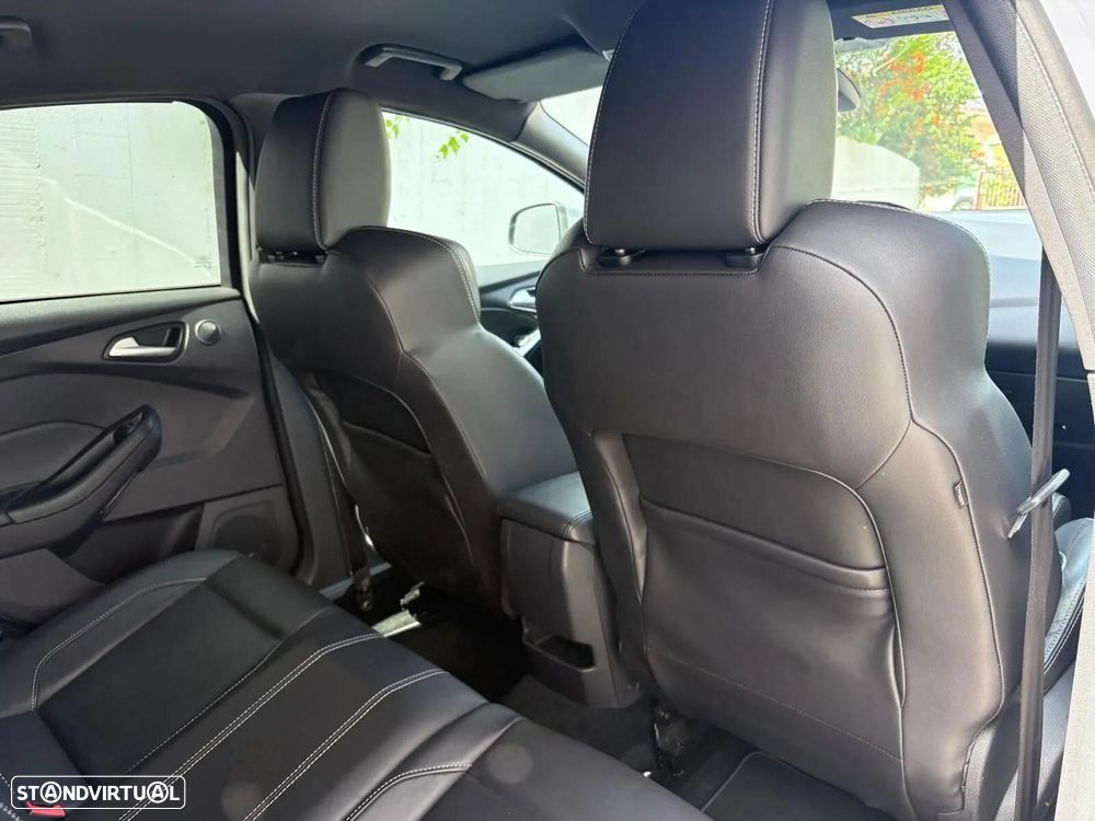 Ford Focus 2.0 EcoBoost ST c/ Pack Pele Desportiva - 60