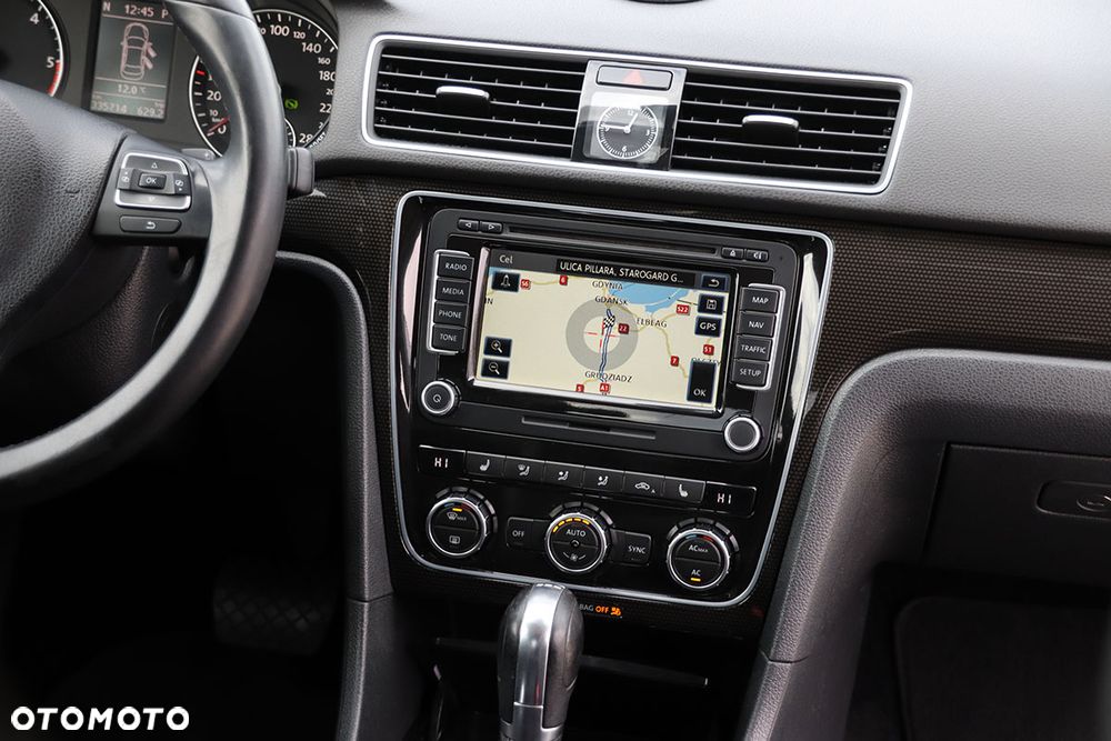 Volkswagen Passat 2.0 TDI DSG Highline - 32