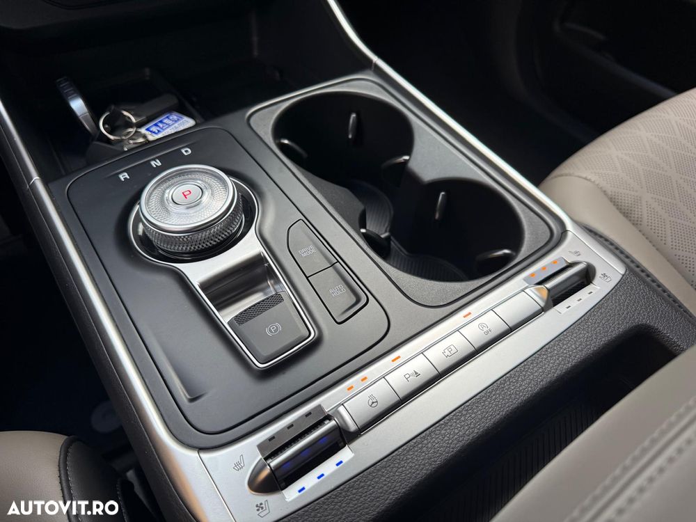 Kia Carnival - 8