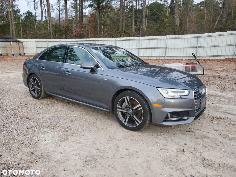 Audi A4 Limousine - 4