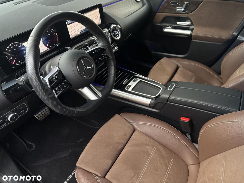 Mercedes-Benz GLA - 11