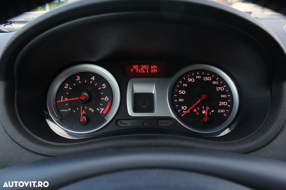 Renault Clio III 1.4 Dynamique - 14