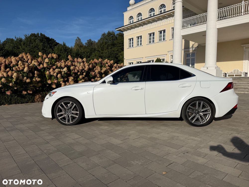 Lexus IS - 18
