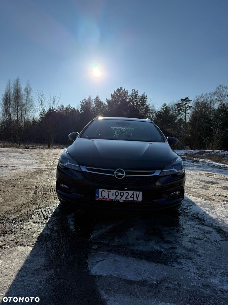 Opel Astra 2017 photo 2