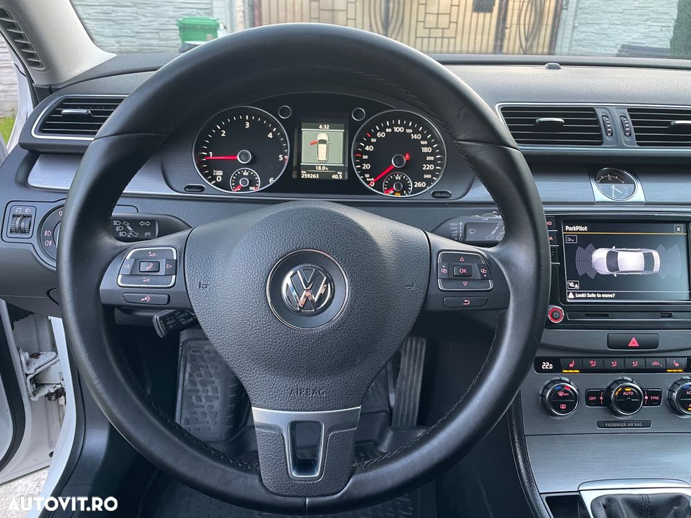 Volkswagen Passat - 23