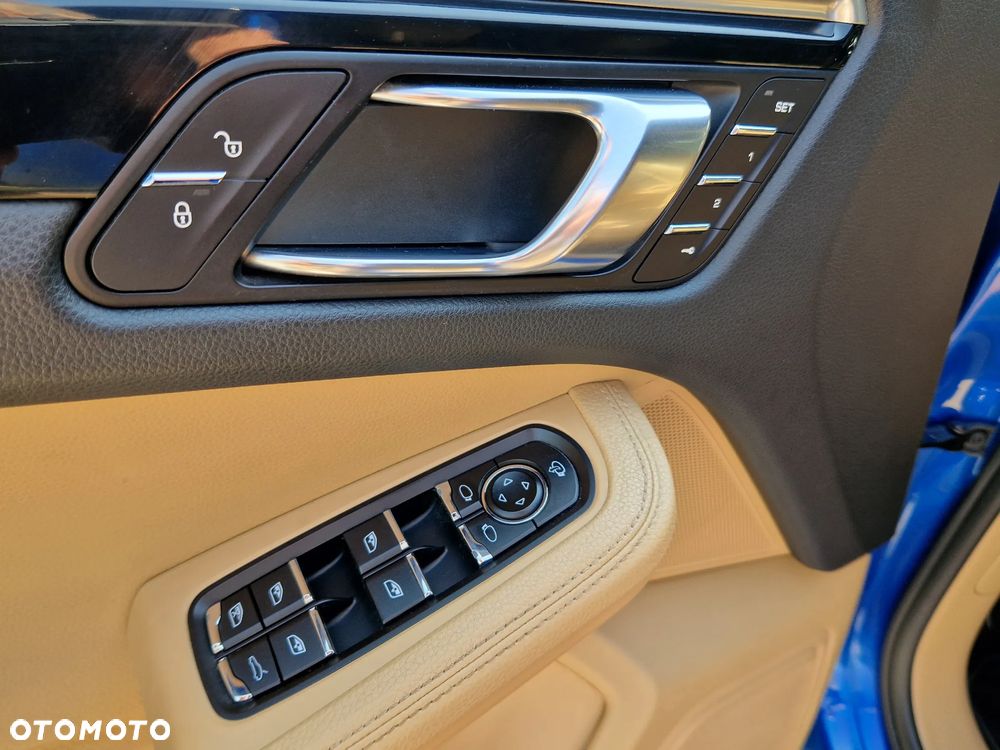 Porsche Macan - 11
