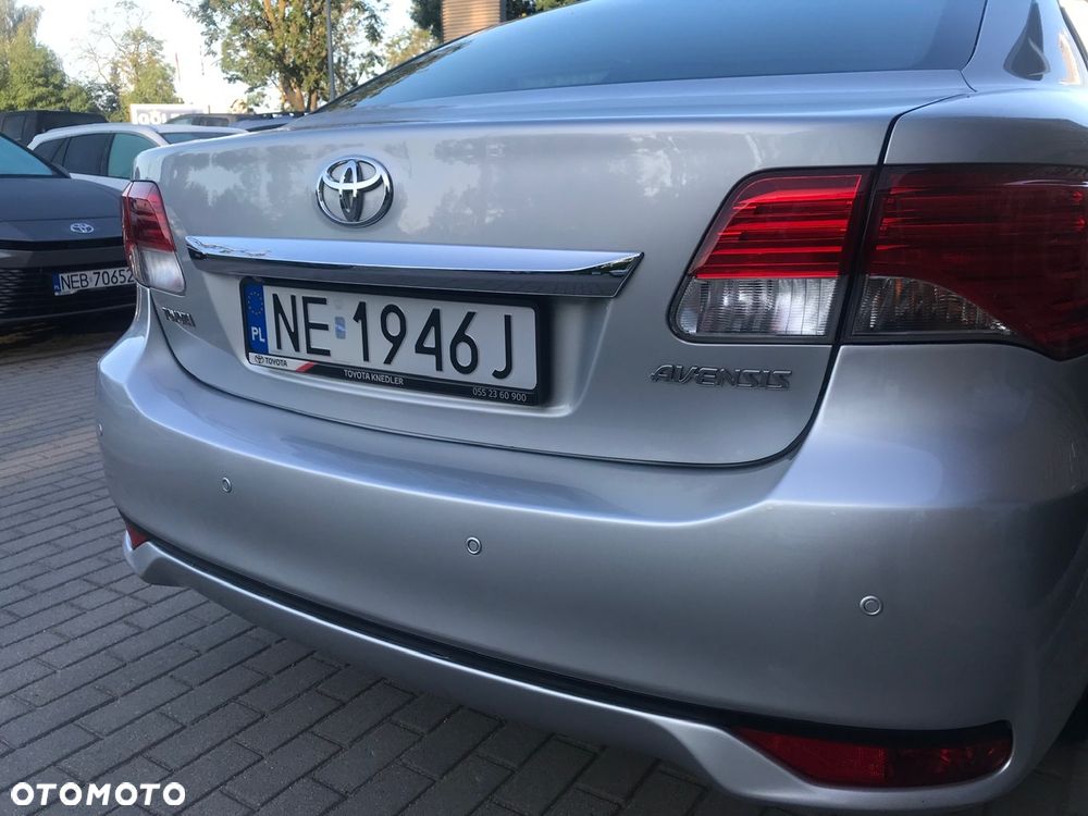 Toyota Avensis 1.8 Premium - 11