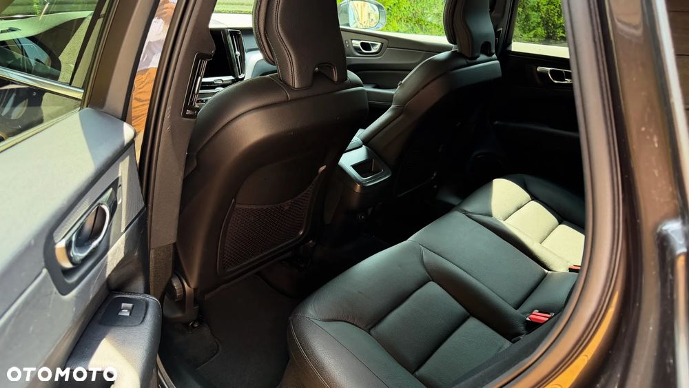 Volvo XC 60 B4 D Geartronic Momentum Pro - 19