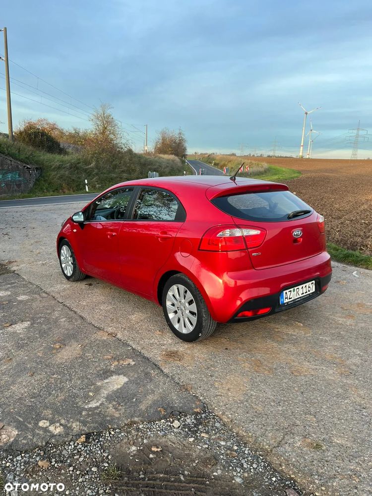 Kia Rio 1.2 L - 3