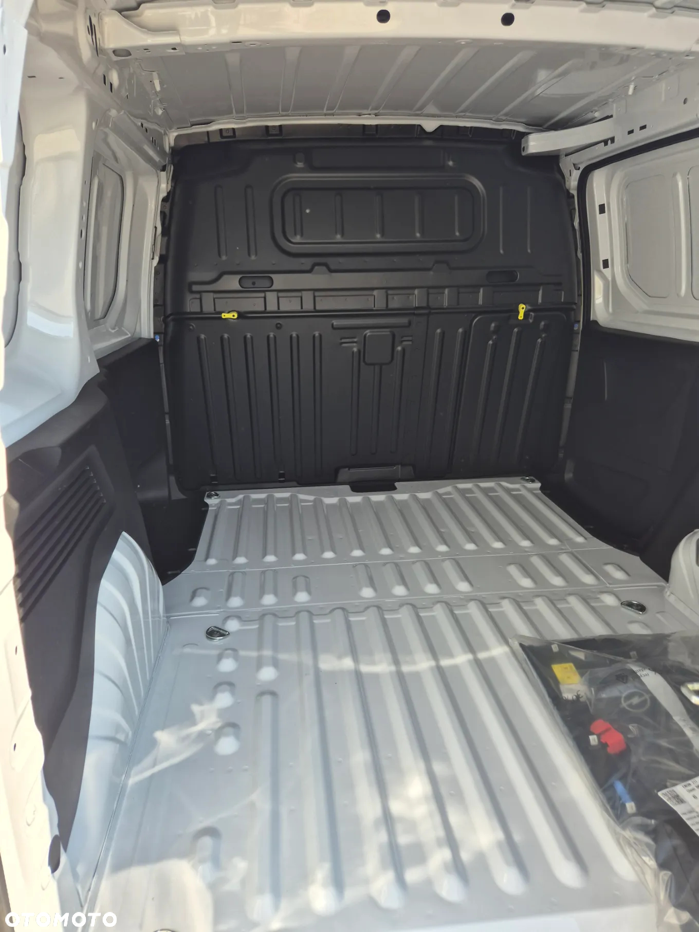 Opel Combo Cargo Furgon L1 650kg 1.5 Diesel 130KM !! OD REKI !! - 11