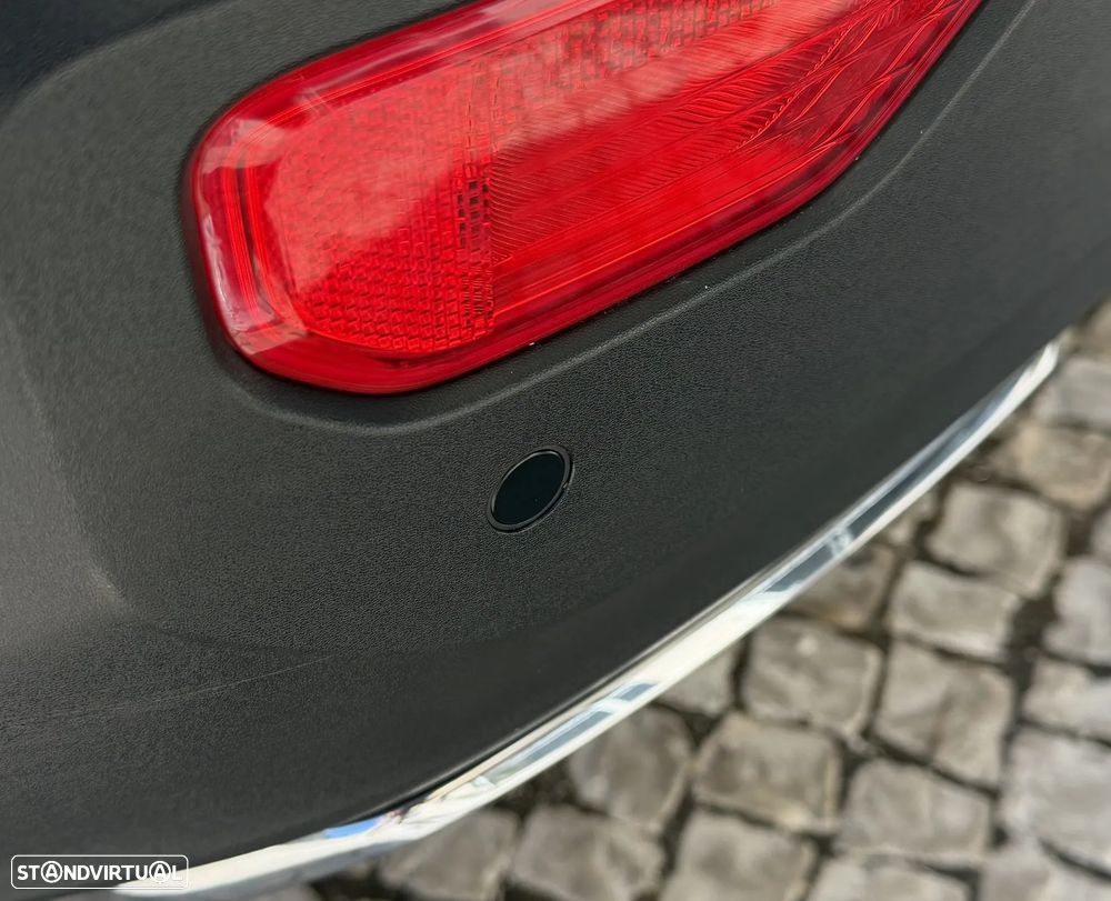 Volvo XC 40 1.5 T3 R-Design Tech Edition - 6