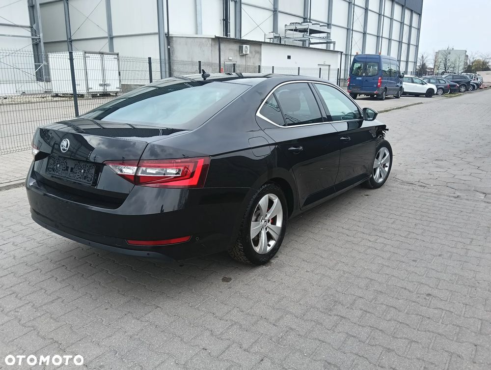 Skoda Superb 2.0 TDI DSG L&K - 6