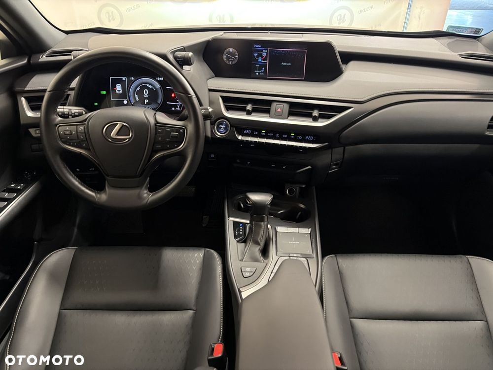 Lexus UX - 3