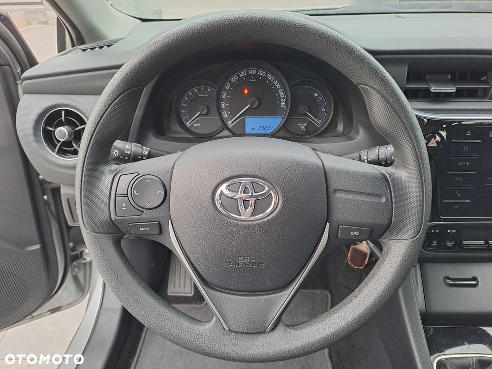Toyota Auris - 22