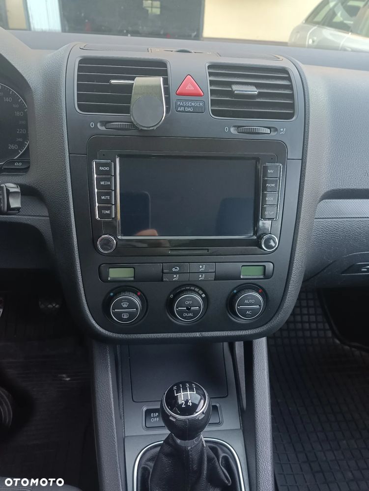 Volkswagen Golf - 18