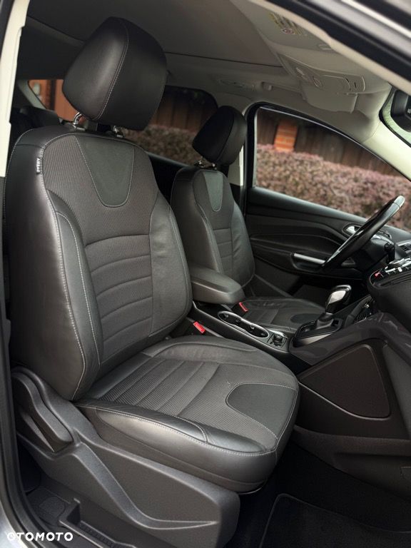 Ford Kuga 2.0 TDCi 4x4 Titanium - 36