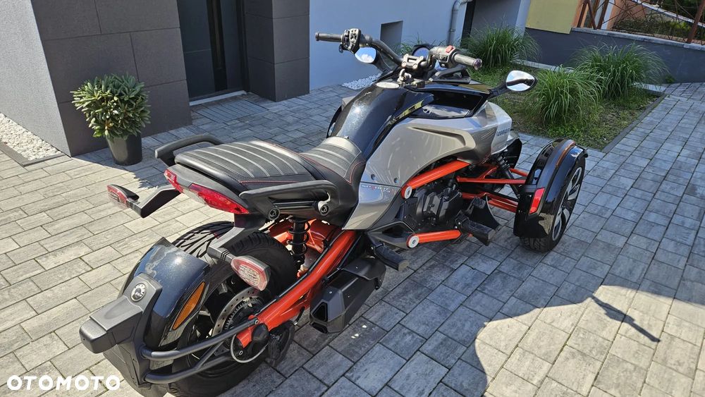 Can-Am Spyder - 6