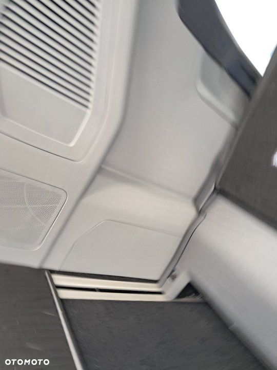 Ford Tourneo Custom - 20