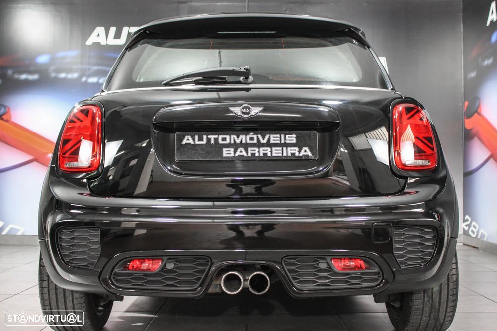 MINI 3 Portas One D - 19