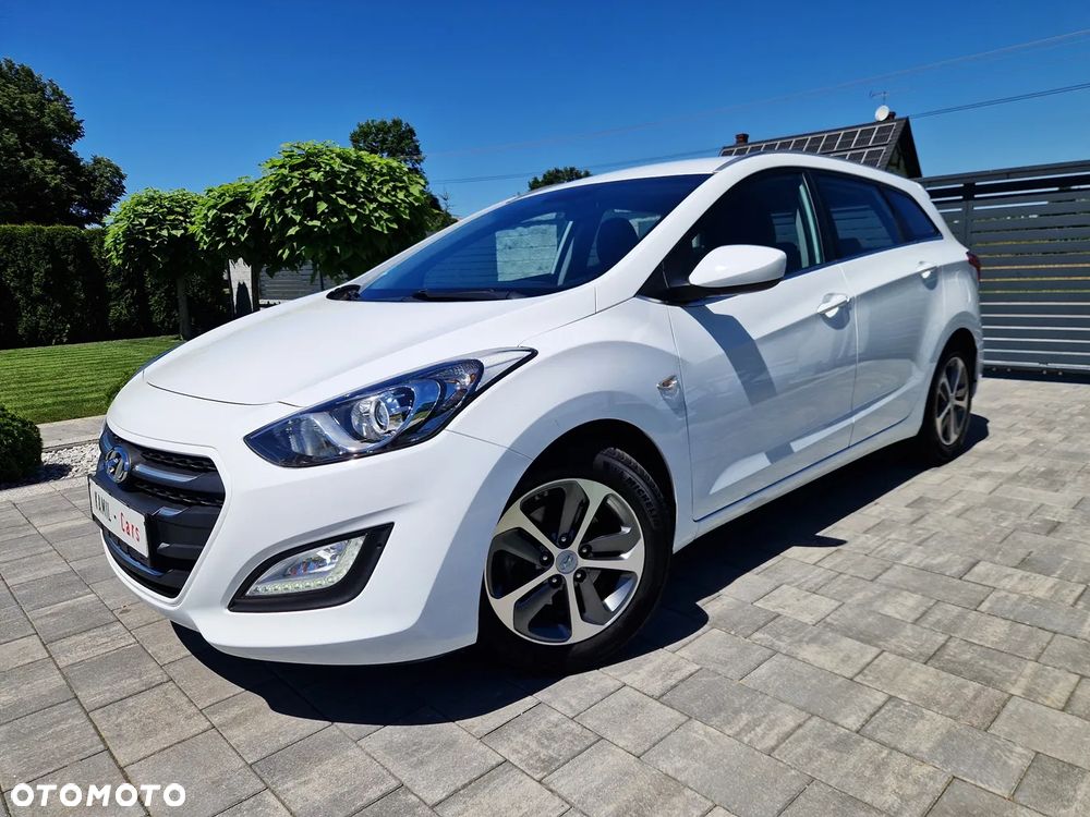 Hyundai i30 blue 1.4 YES Silver - 3