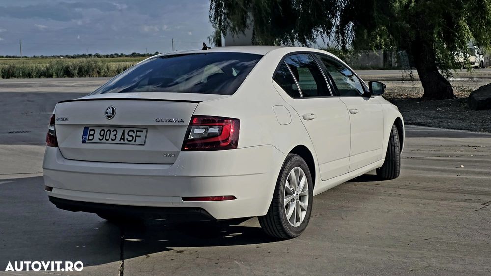 Skoda Octavia 2.0 TDI DSG 4X4 Style - 8