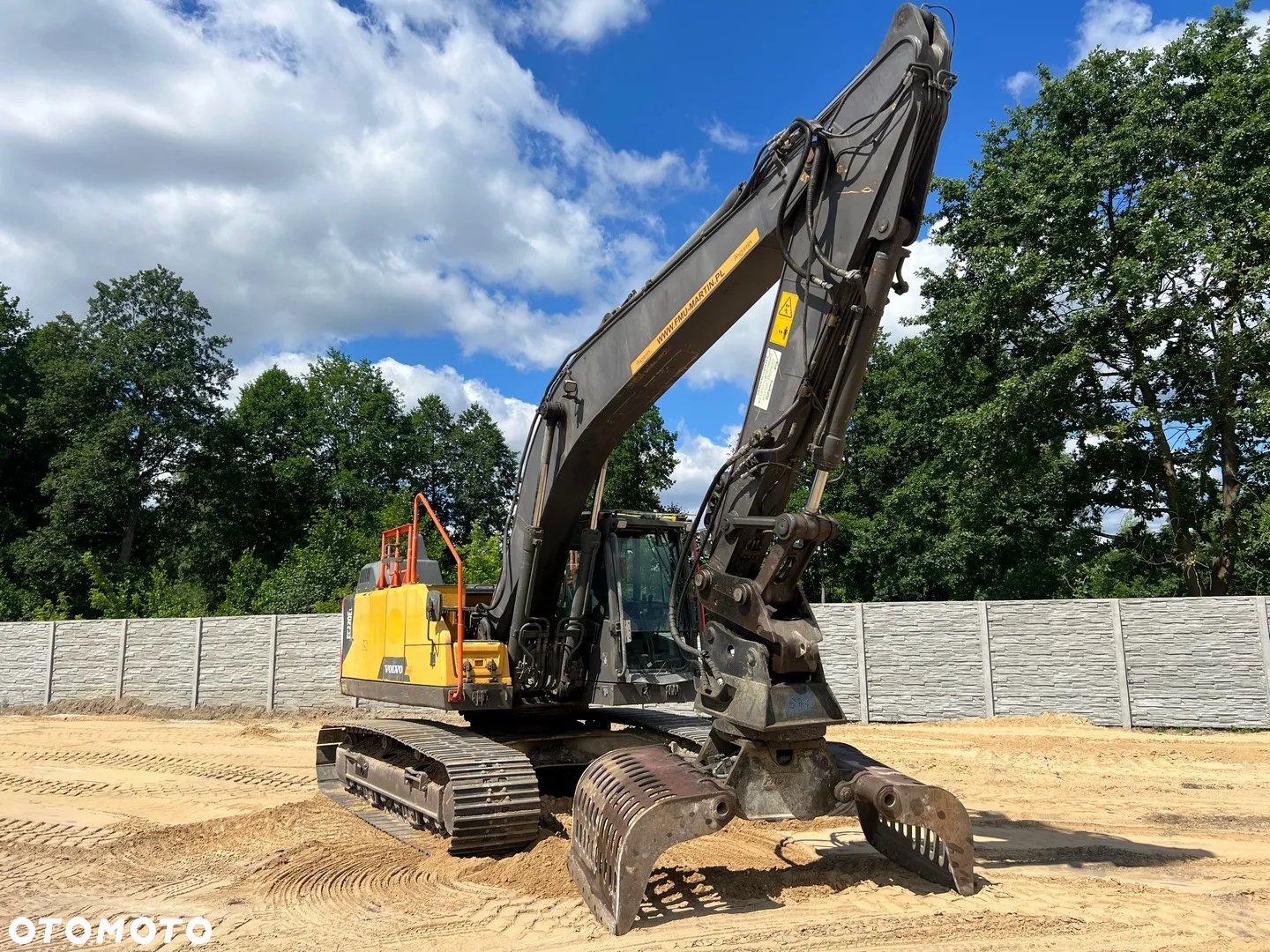 Volvo EC220 DL - 2