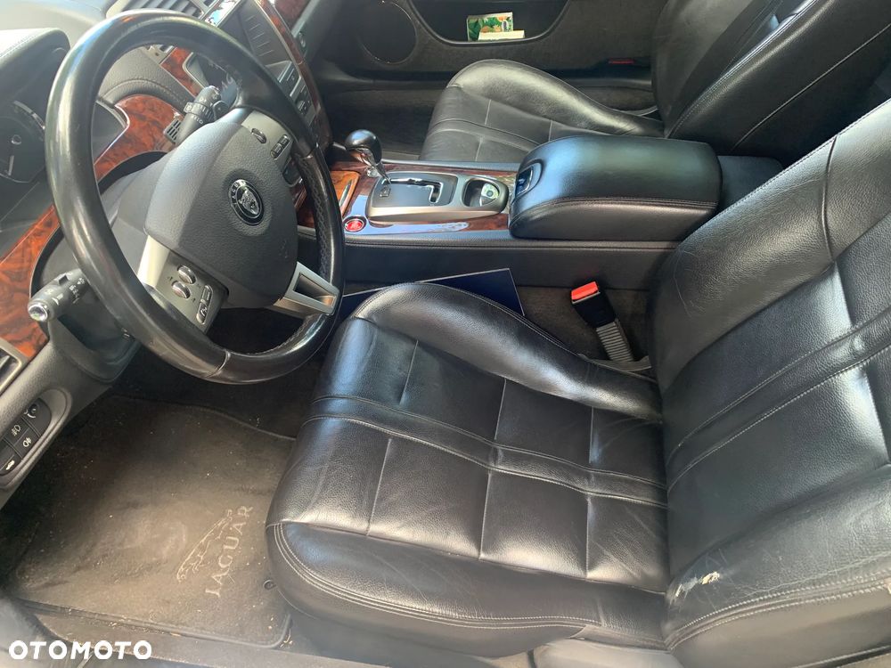 Jaguar XK 4.2 V8 - 7
