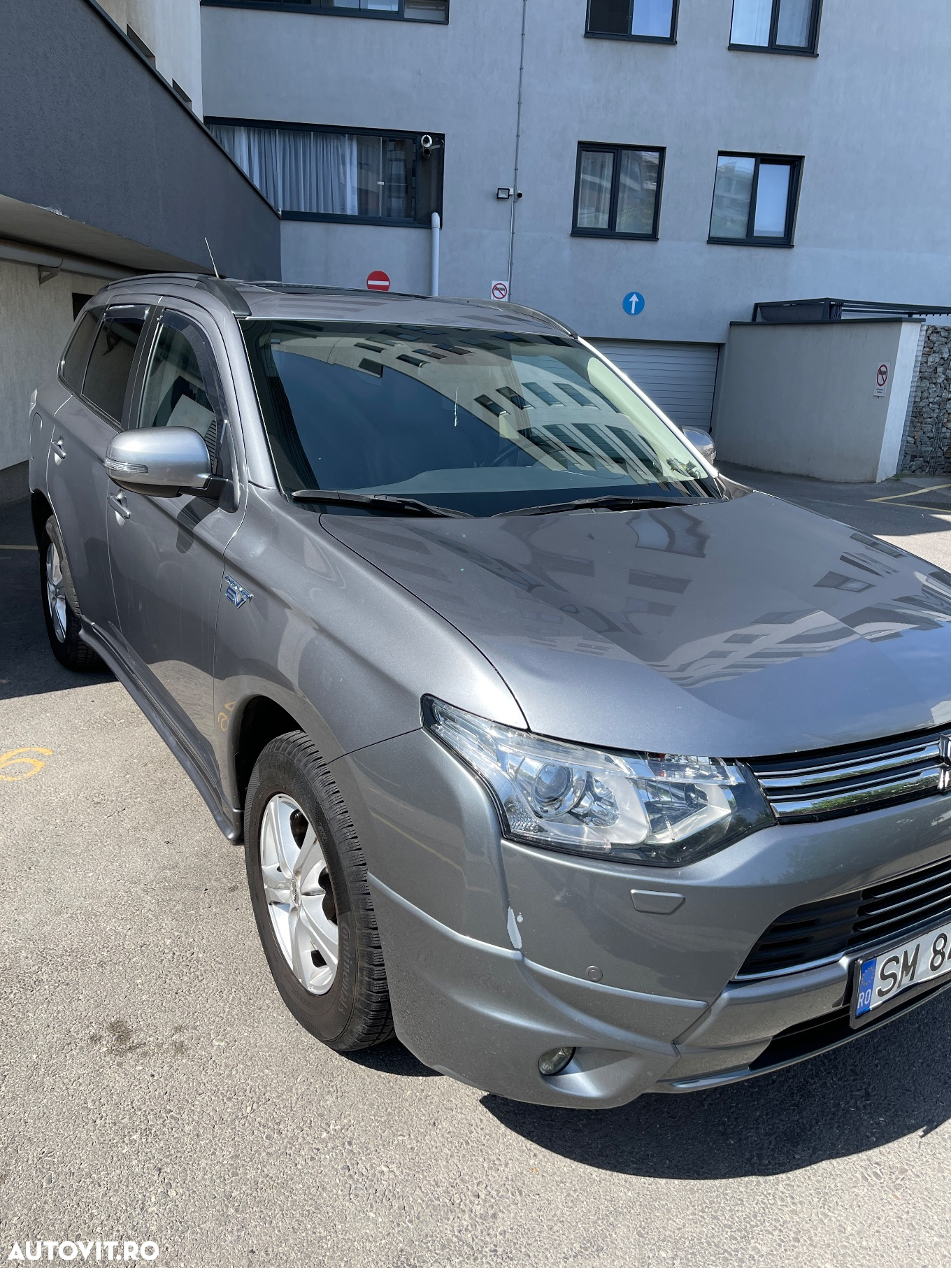 Mitsubishi Outlander 2.0 4WD Plug-In Hybrid - 5