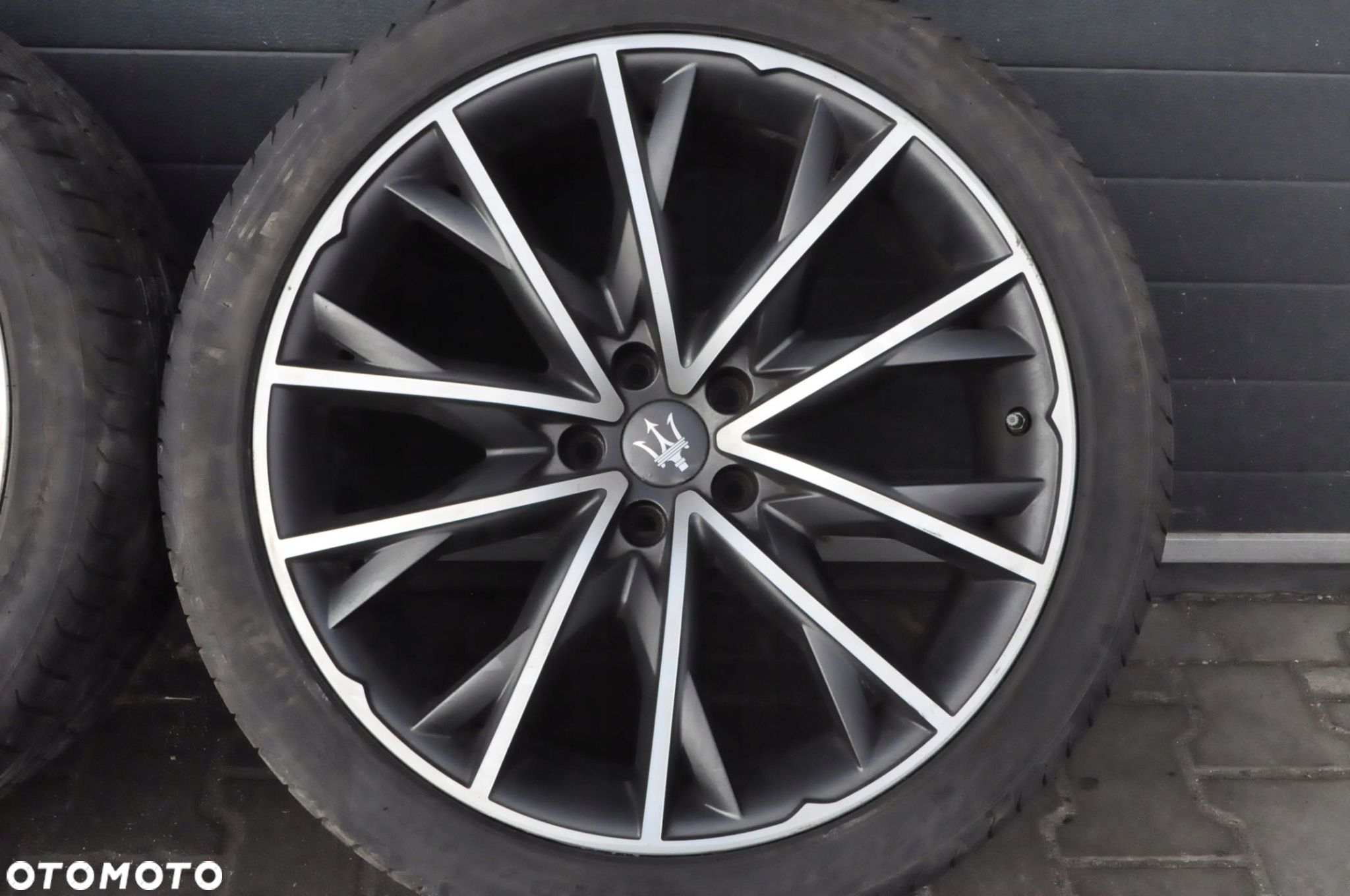 GHIBLI III KOŁA FELGI 20 5x114.3 8,5J ET 43 670123489 10,5J ET45 670123519 - 6
