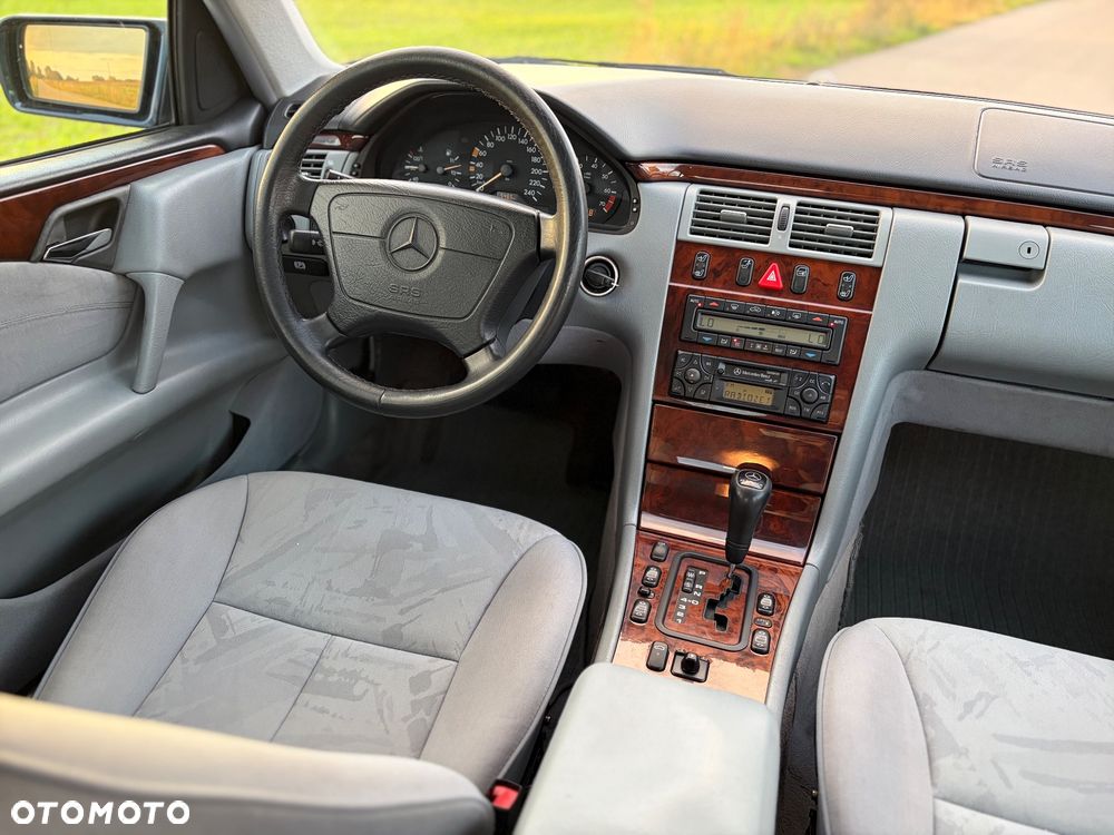 Mercedes-Benz Klasa E - 7
