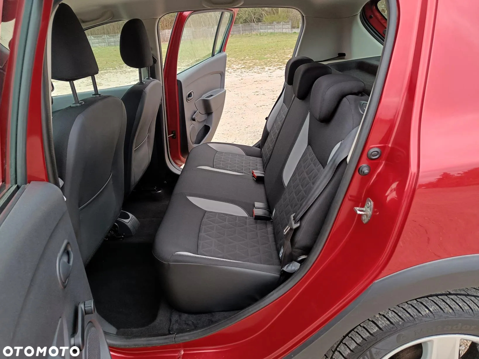 Dacia Sandero Stepway TCe 90 Prestige - 28