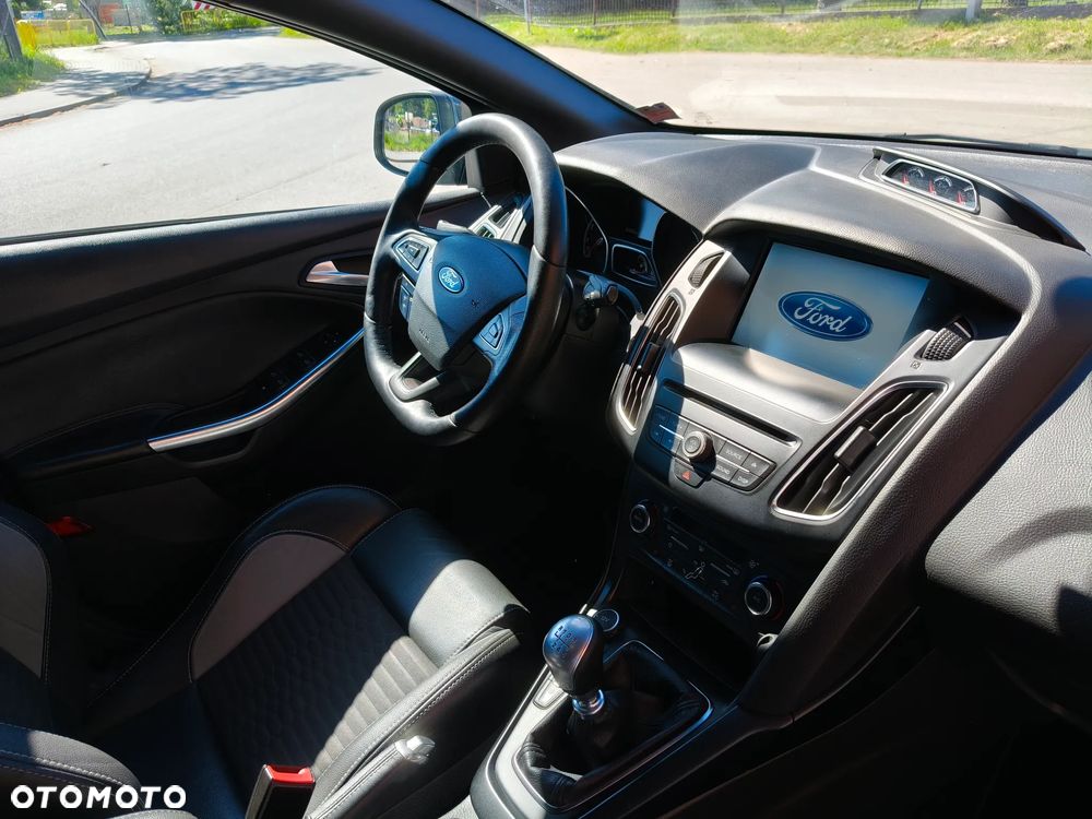 Ford Focus 2.0 EcoBoost ST mit Leder-Exclusiv-Paket - 18