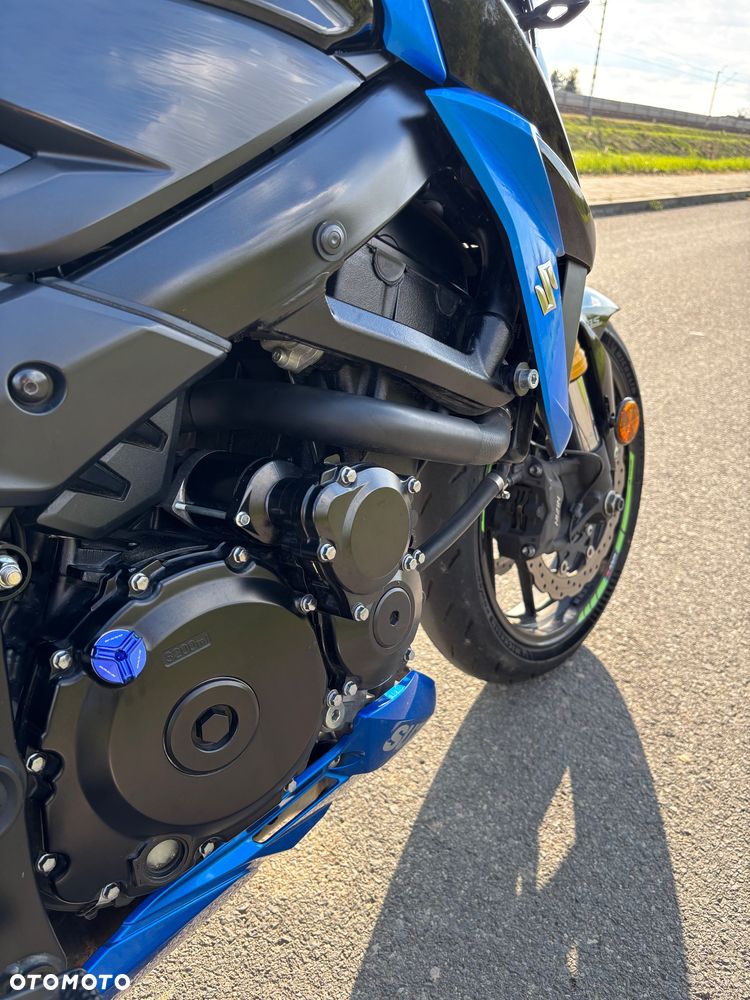 Suzuki GSX - 7