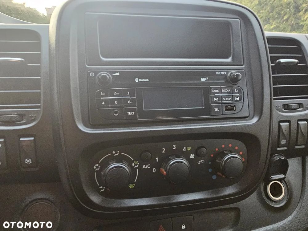 Renault Trafic - 16