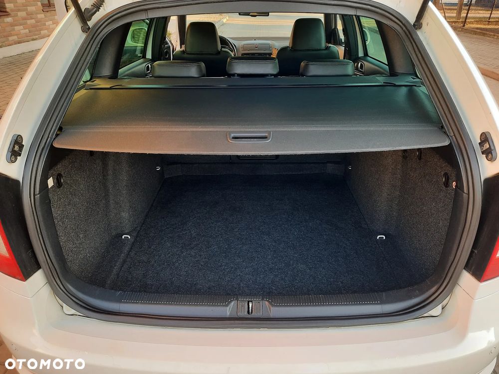 Skoda Octavia 2.0 TDI CR DPF RS - 24