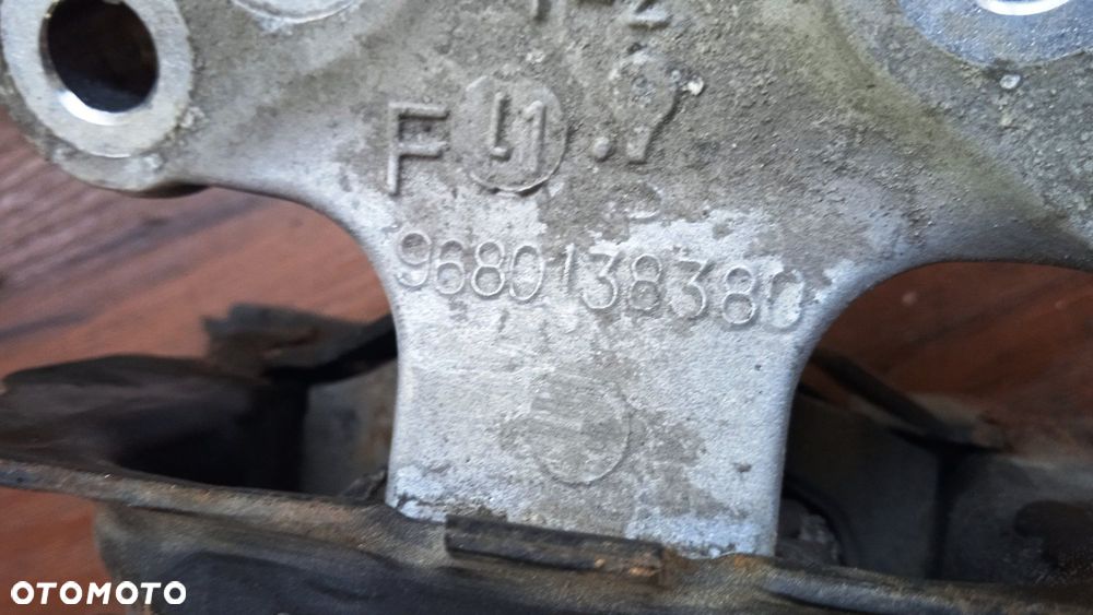 Łapa poduszka silnika Citroen C3 Picasso 9681706580 9680138380 - 5