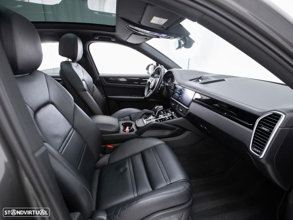 Porsche Cayenne - 10