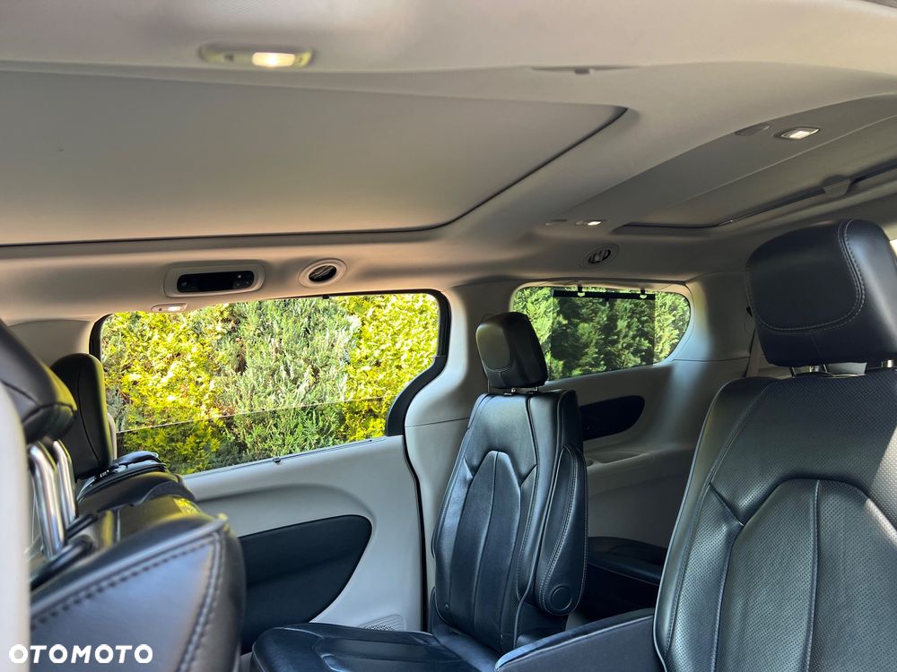 Chrysler Pacifica - 21