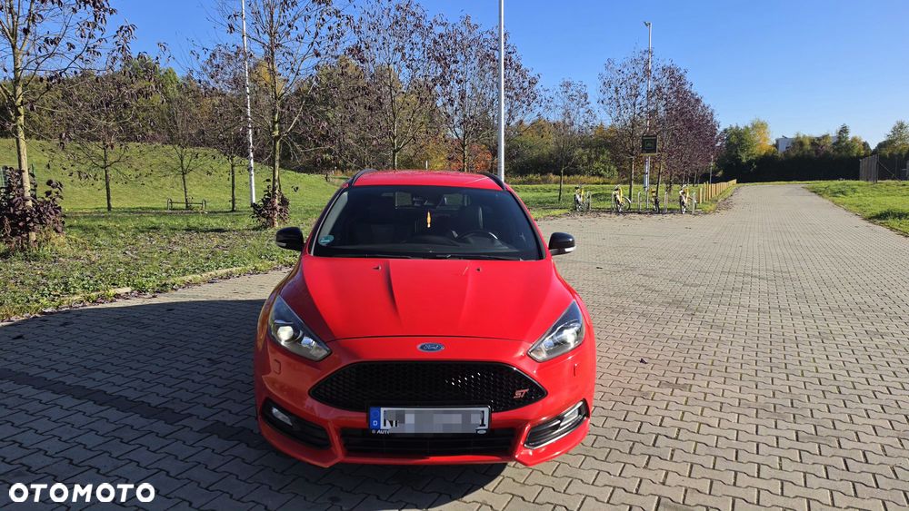 Ford Focus 2.0 EcoBoost ST mit Leder-Sport-Paket - 4