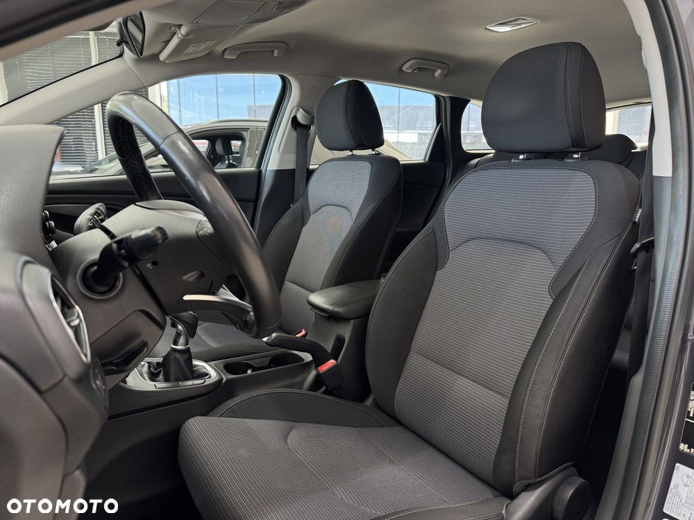 Hyundai i30 1.5 DPI Classic + - 10