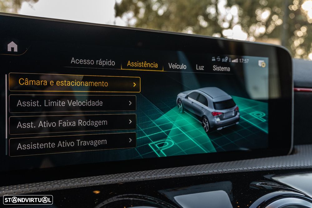 Mercedes-Benz A 180 AMG Line - 26