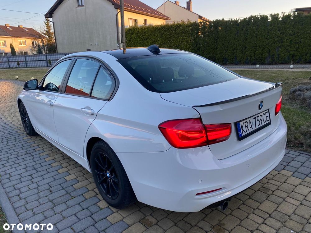 BMW Seria 3 318i - 8