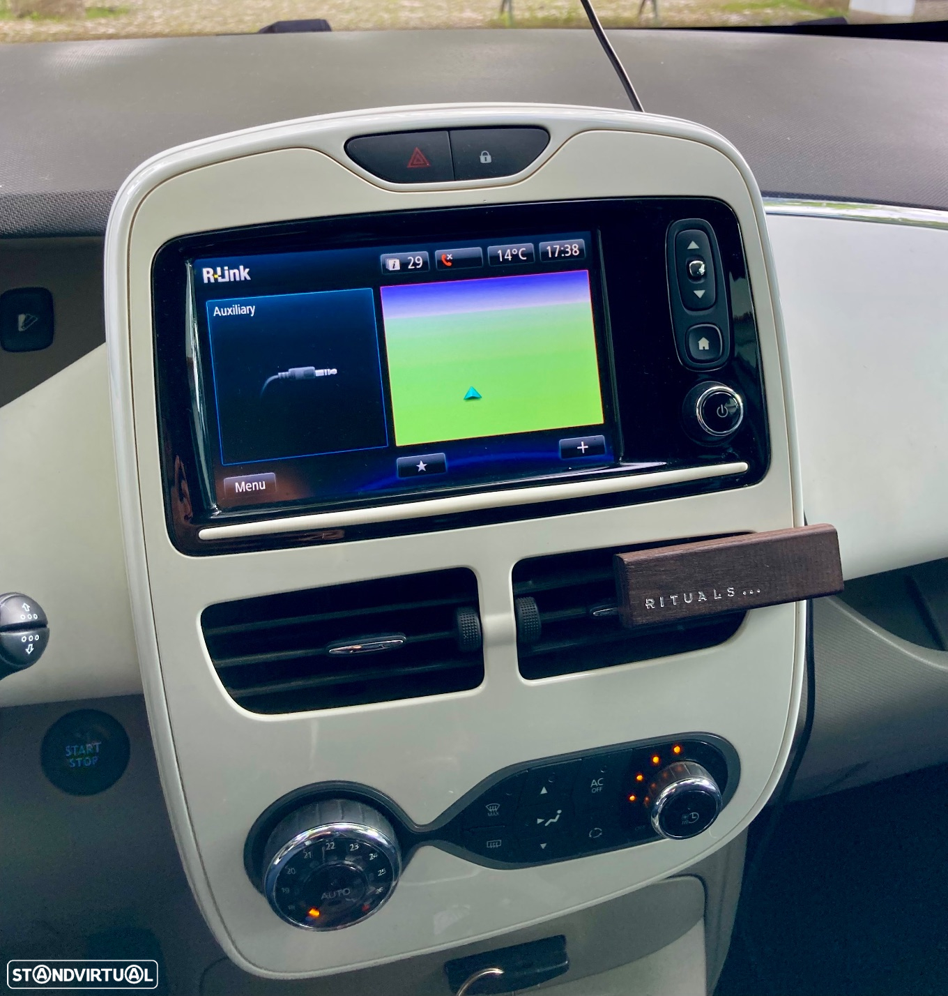 Renault Zoe (c/ Bateria) Life - 10