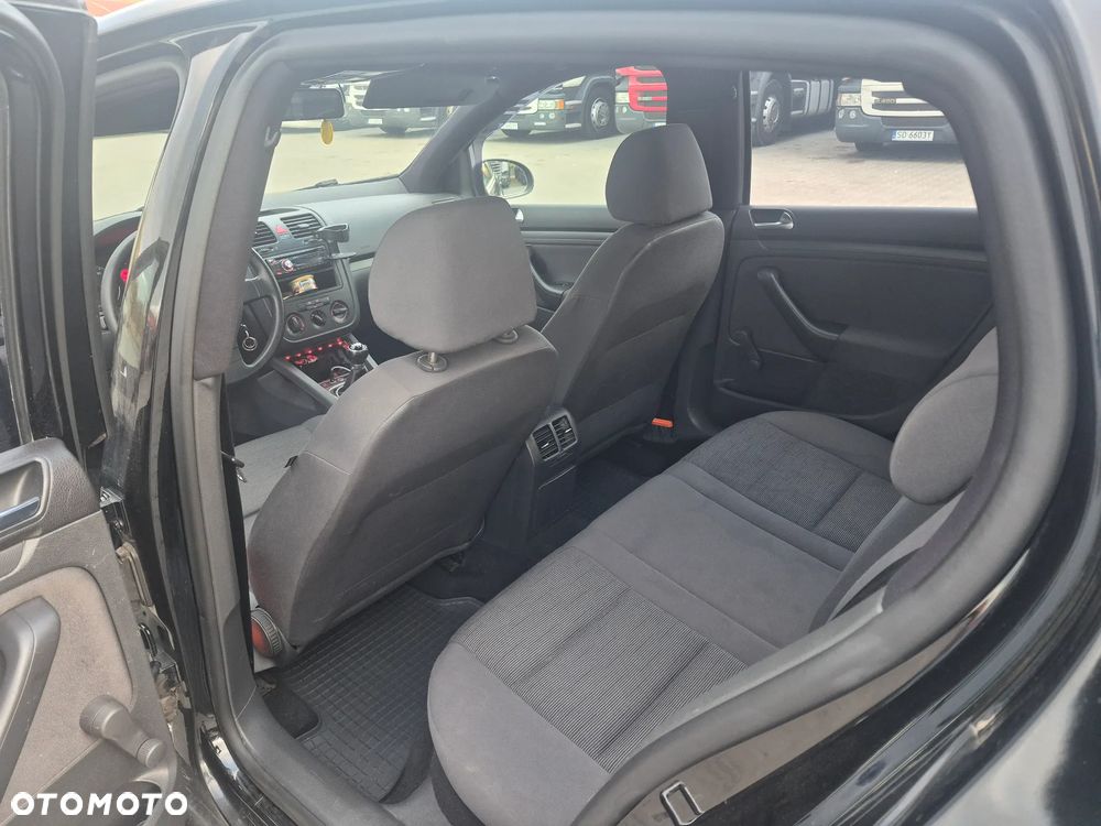 Volkswagen Golf - 11