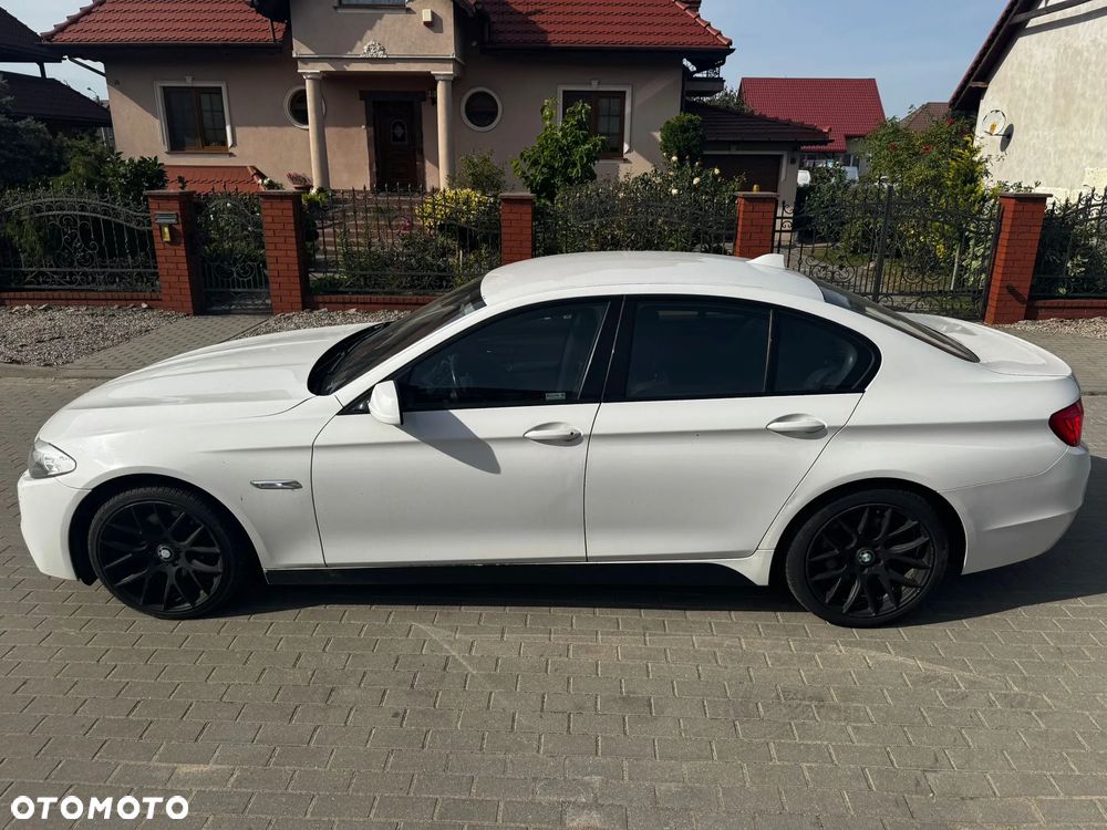 BMW Seria 5 523i - 7