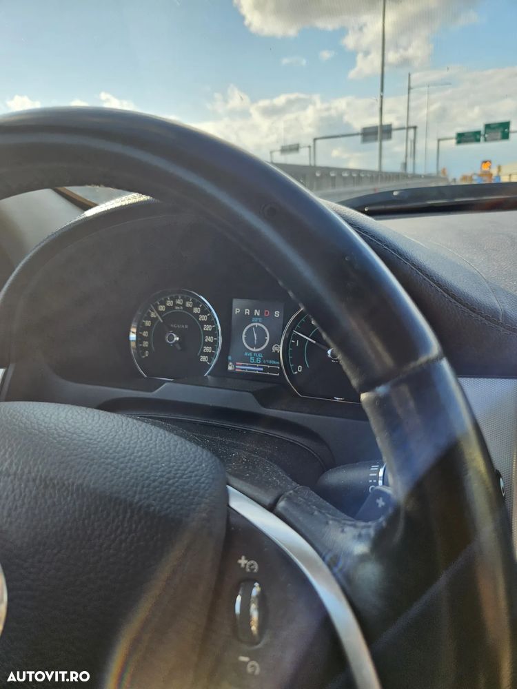 Jaguar XF 2.2D - 7