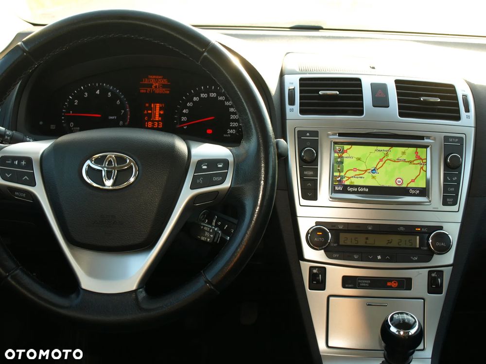 Toyota Avensis - 13
